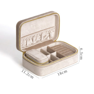 Boite à Bijoux - Velours Nuage-boite à bijoux- 130-Boite-a-Bijoux-Chic-Velour-Blanc_00031_ac1973ef-1f95-4bd4-b83e-da5b5e695c30-ORNA | Rangement pour Bijoux